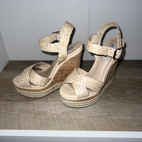 Steve Madden womens wedge strappy sandal shoe SIZE 7 - Picture 1 of 3